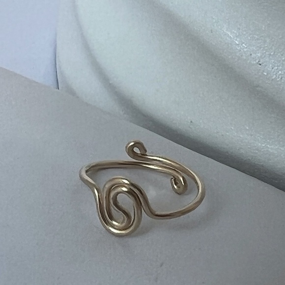 Artisan Toe Ring 14K Gold Yin Yang Design - Picture 12 of 13
